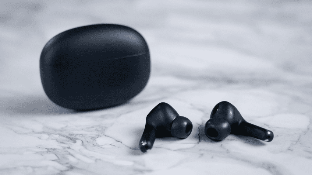 Headphones & Earbuds